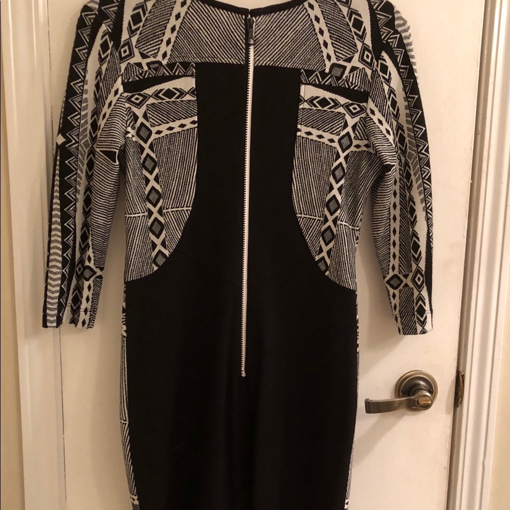 Abstract dress - Picture 2 of 3